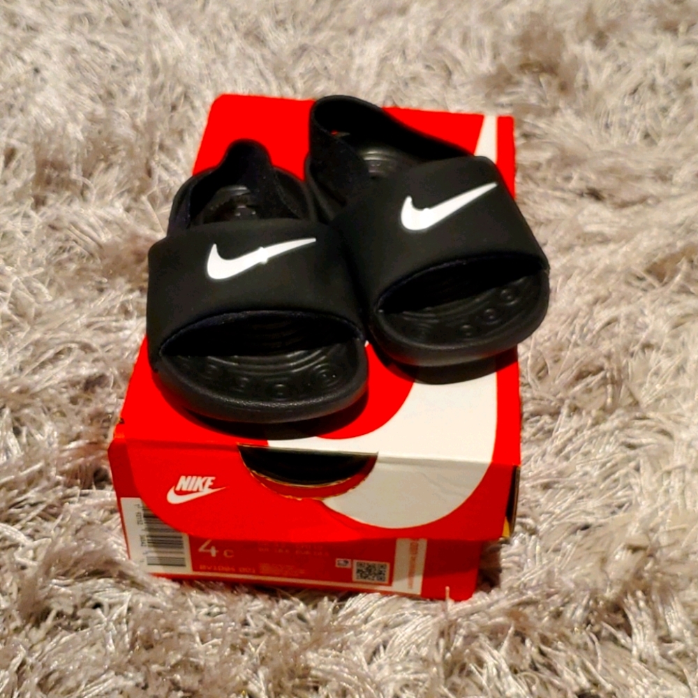 Baby nike slides